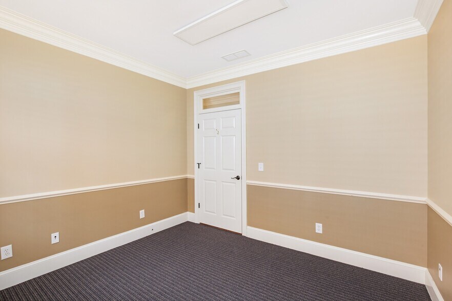 More Photos Of 3535 Roswell Rd, Marietta Office Residential For Lease