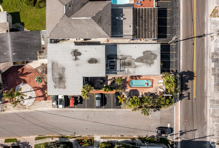 More Photos Of 415 Hamden Dr, Clearwater Beach Hotel For Sale