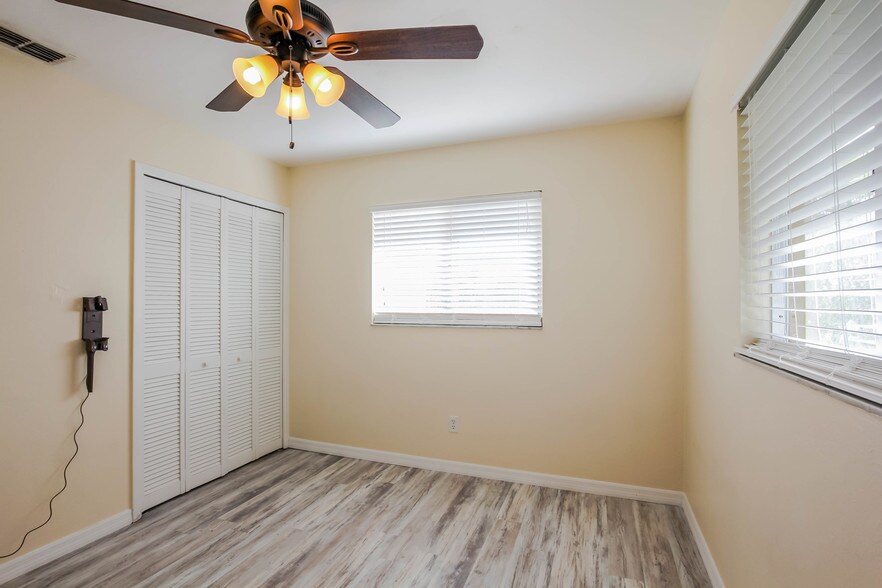 More Photos Of 706 SE 13th Ct, Cape Coral Apartments For Sale