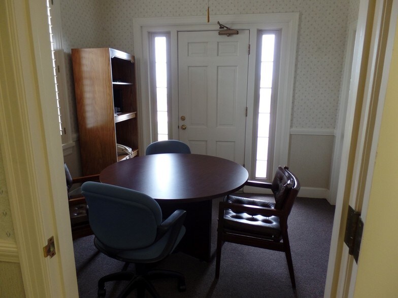 More Photos Of 316 E Harper St, Troy Medical For Sale