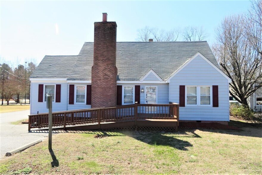 More Photos Of 709 Julian R Allsbrook Hwy, Roanoke Rapids Office For Sale