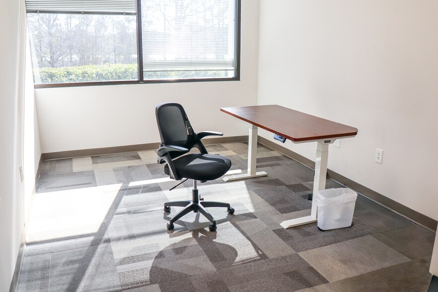 More Photos Of 2000 Northfield Ct, Roswell Distribution For Lease