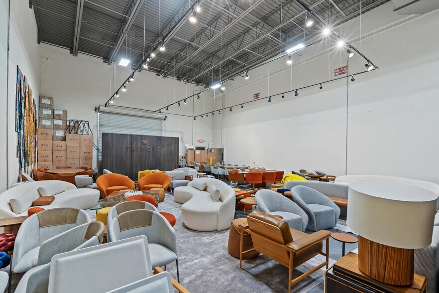 More Photos Of 7330 Exchange Dr, Orlando Warehouse For Sale