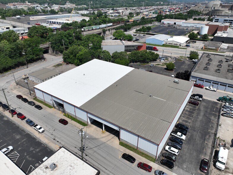 More Photos Of 1249-1257 W 7th St, Cincinnati Warehouse For Lease