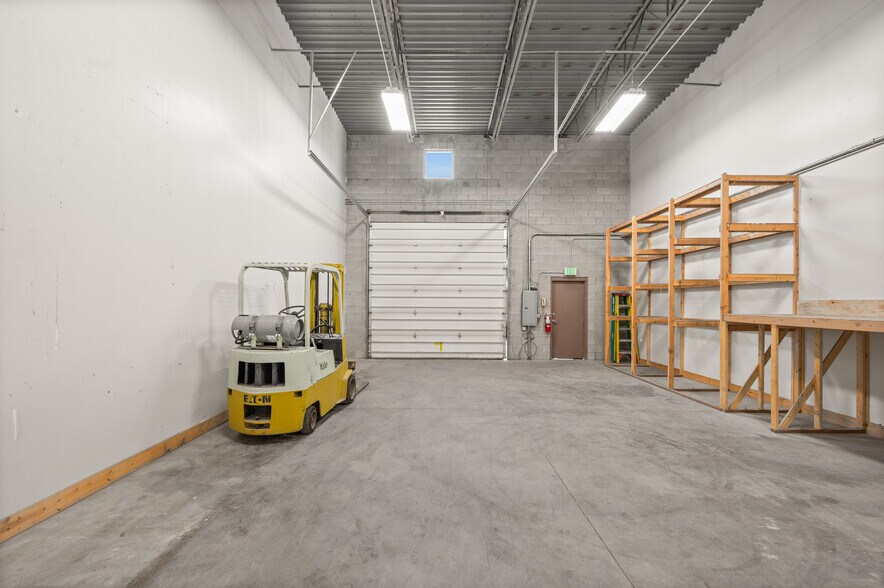 More Photos Of 6708-6732 S Airport Rd, West Jordan Warehouse For Lease