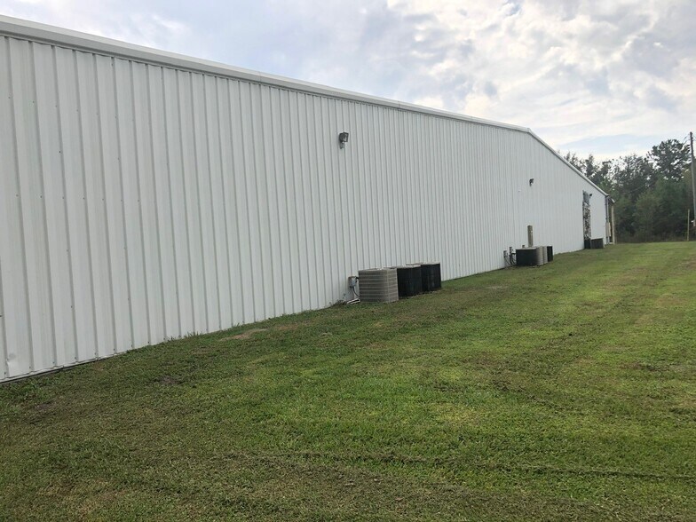 More Photos Of 10065 US Highway 129, Live Oak Freestanding For Sale