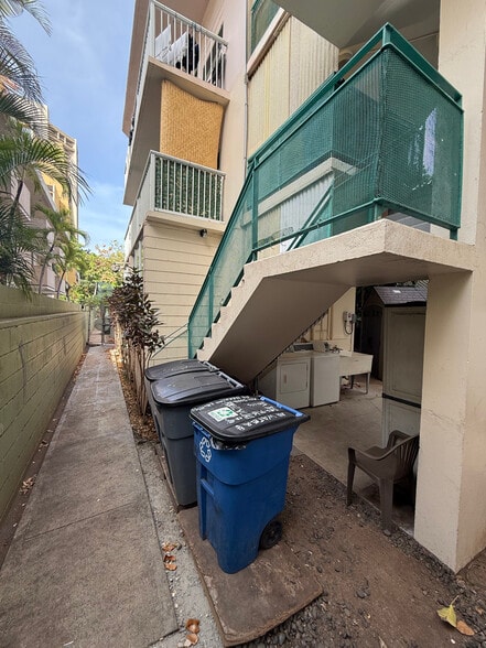 More Photos Of 2406 Kuhio Ave, Honolulu Apartments For Sale