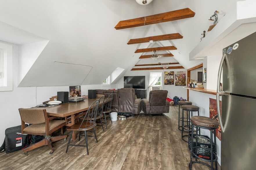 More Photos Of 40 Main St, Goffstown Restaurant For Sale