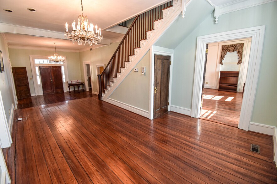 More Photos Of 2606 8th St, Tuscaloosa Office For Sale