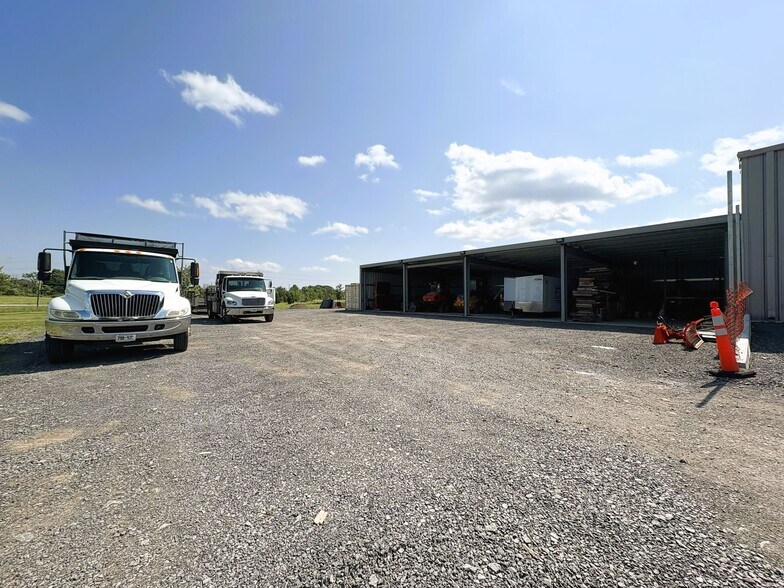 More Photos Of 82 Jack Davey Dr, Bath Warehouse For Lease