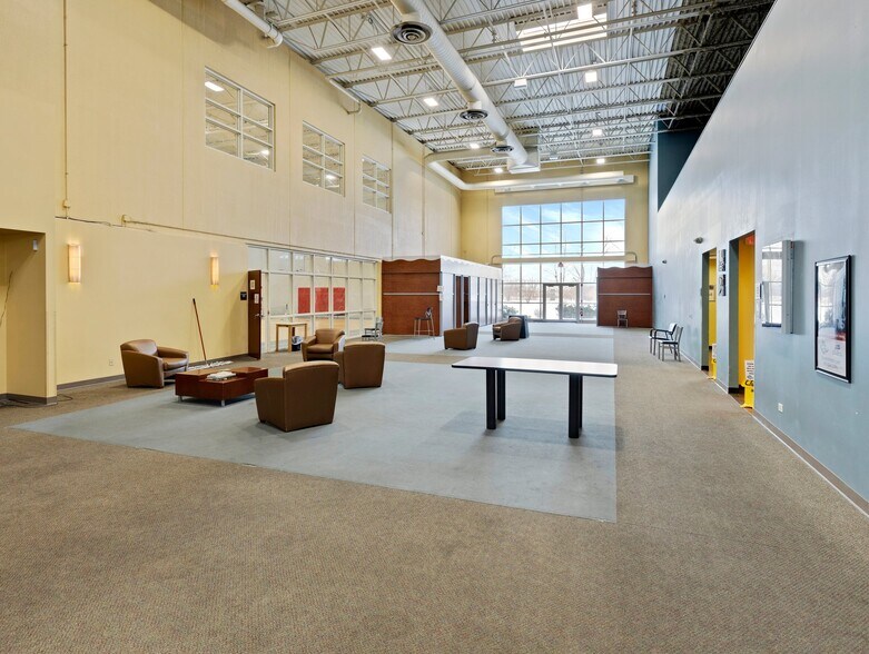 More Photos Of 1975 Melissa Ln, Aurora General Retail For Sale