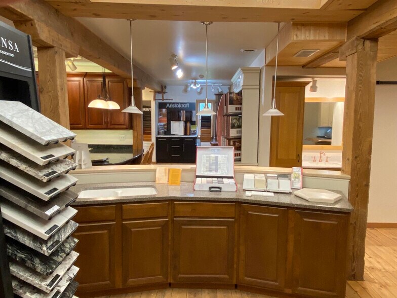 More Photos Of 72 Railroad Ave, Hamlin Freestanding For Sale