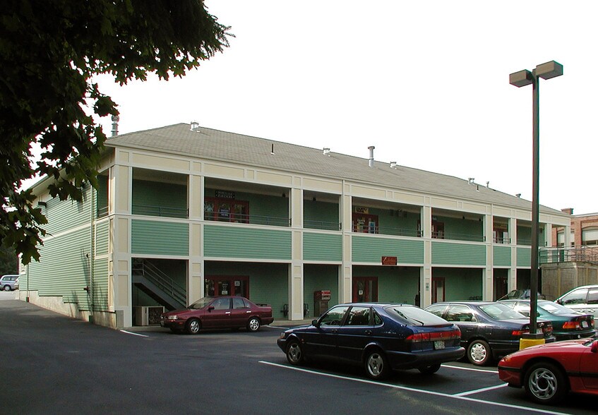 More Photos Of 28 Chestnut St, Andover Storefront Retail Office For Lease