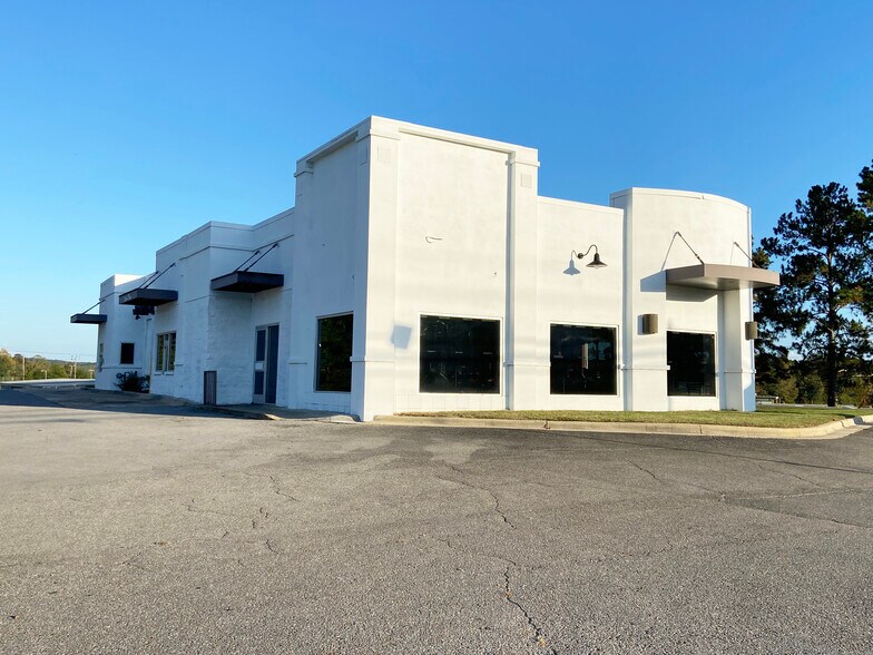 Primary Photo Of 2210 Temple Ave N, Fayette Fast Food For Lease