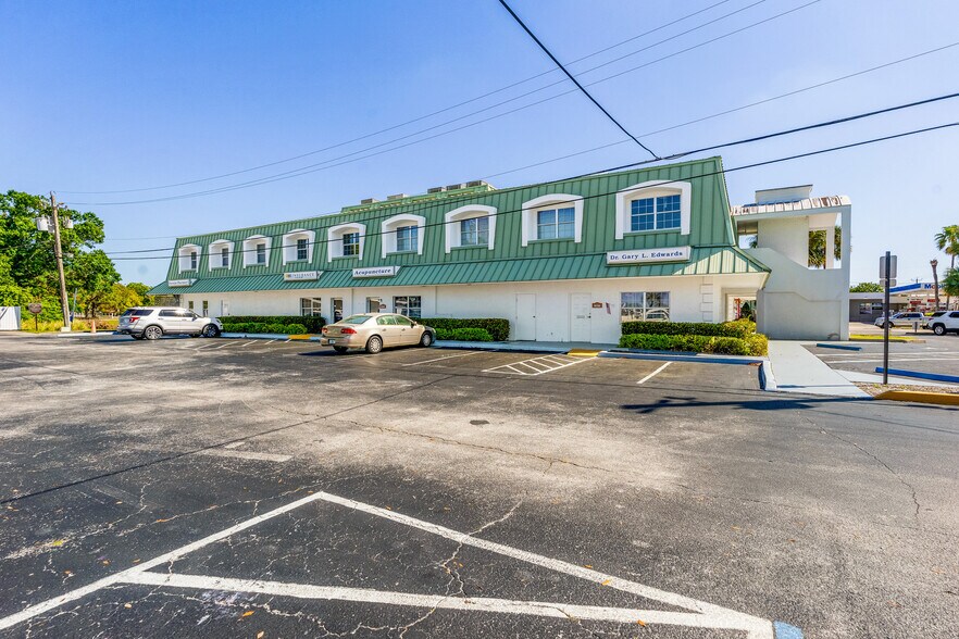 More Photos Of 1615 14th Ave, Vero Beach Medical For Sale