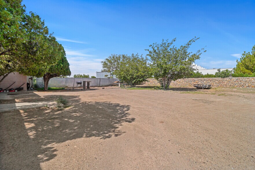 More Photos Of 10108 Socorro Dr, El Paso General Retail For Sale