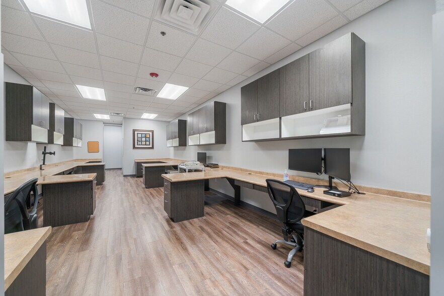 More Photos Of 5413 Crenshaw Rd, Pasadena Medical For Sale