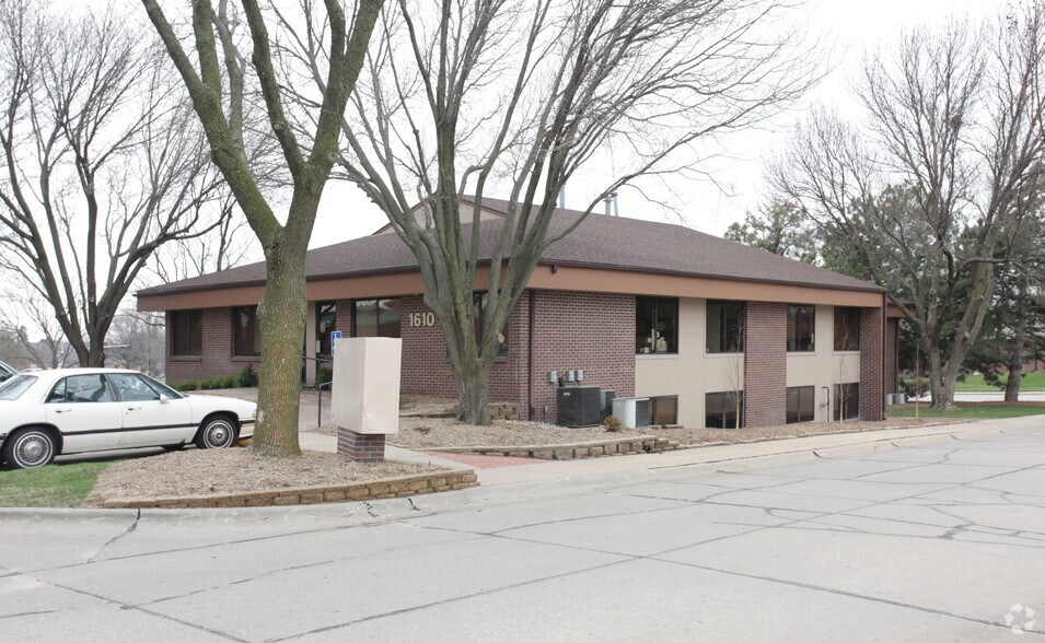 More Photos Of 1610 S 70th St, Lincoln Office For Lease