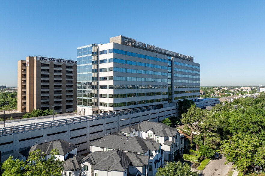 More Photos Of 2130 W Holcombe Blvd, Houston Medical For Lease