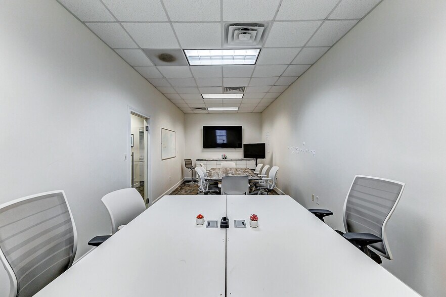 More Photos Of 7930 Broadway St, Pearland Medical For Lease