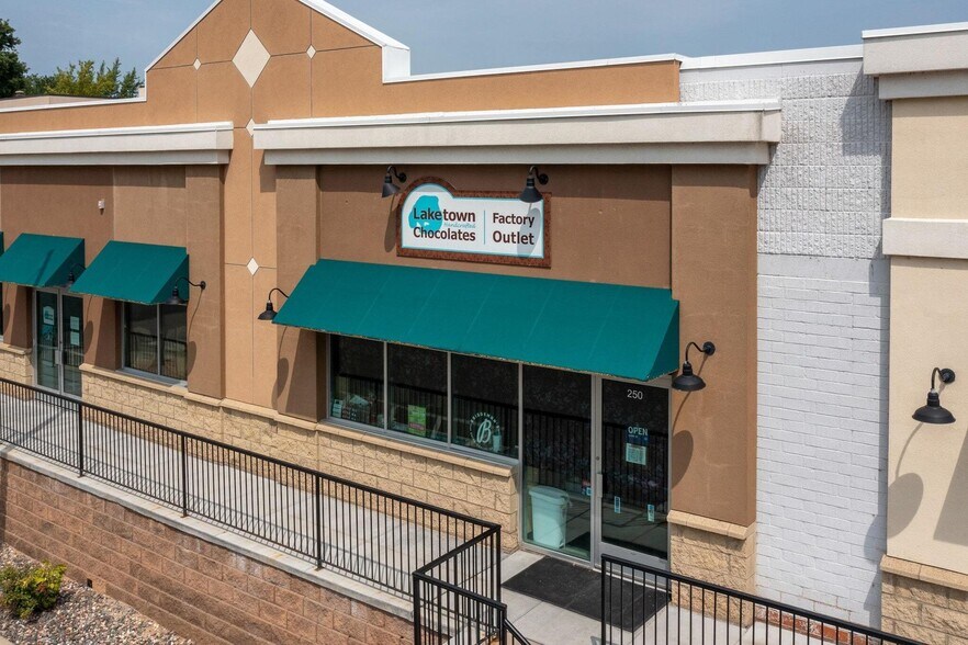 More Photos Of 236 1st St W, Waconia Unknown For Lease