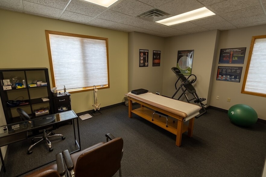 More Photos Of 833 E 16th St, Holland Bank For Lease