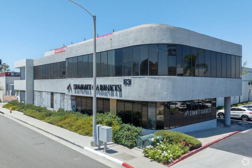 Primary Photo Of 1631 Pomona Rd, Corona Flex For Lease
