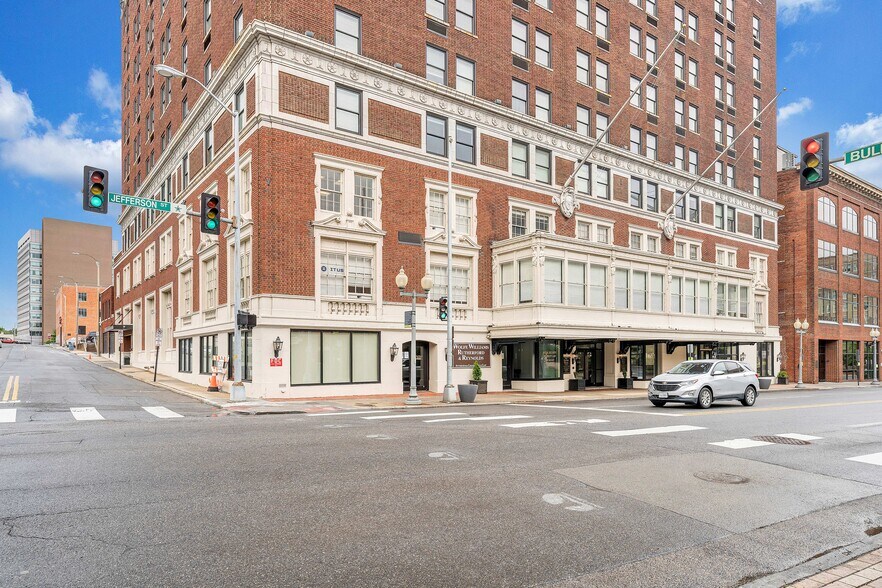 Primary Photo Of 611 S Jefferson St, Roanoke Apartments For Lease