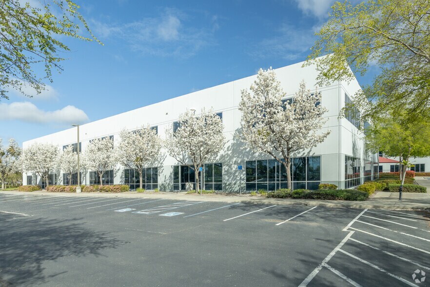More Photos Of 10730 International Dr, Rancho Cordova Office For Lease