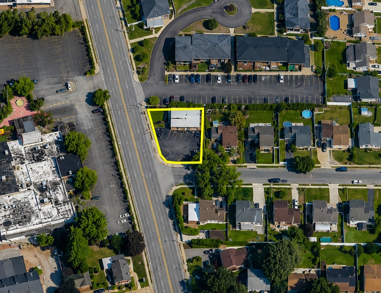 More Photos Of 380 Hicksville Rd, Bethpage Freestanding For Sale