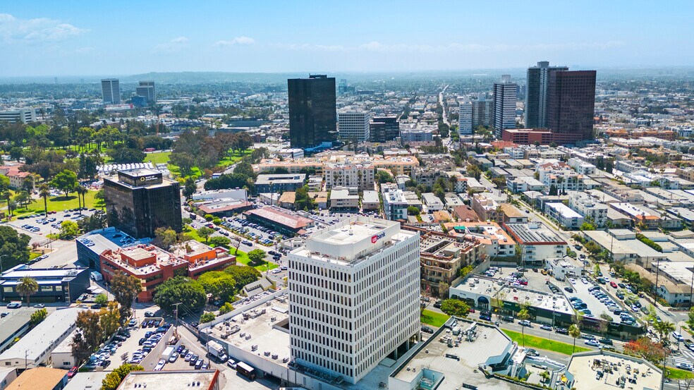 More Photos Of 11661 W San Vicente Blvd, Los Angeles Office For Lease