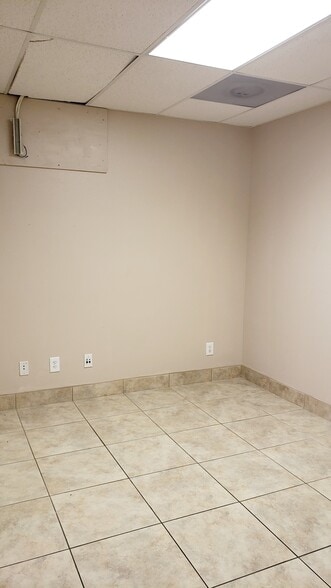 More Photos Of 8230 W Charleston Blvd, Las Vegas Medical For Sale