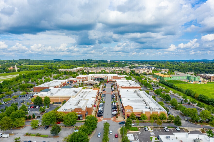 More Photos Of 300 Indian Lake Blvd, Hendersonville Unknown For Lease