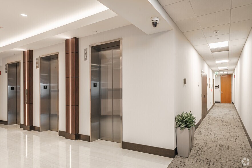 More Photos Of 1 E Broward Blvd, Fort Lauderdale Office Residential For Lease