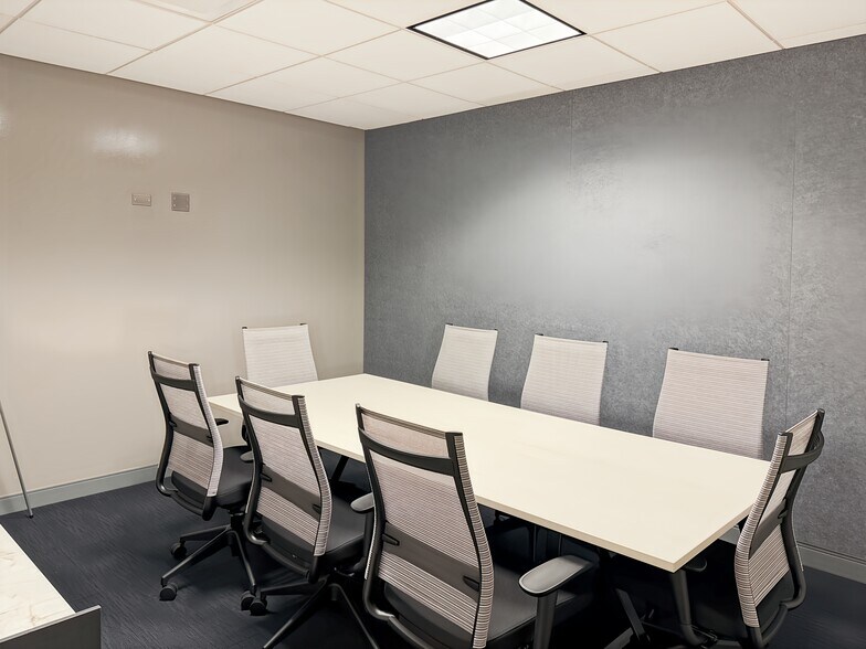 More Photos Of 150 N Michigan Ave, Chicago Coworking Space