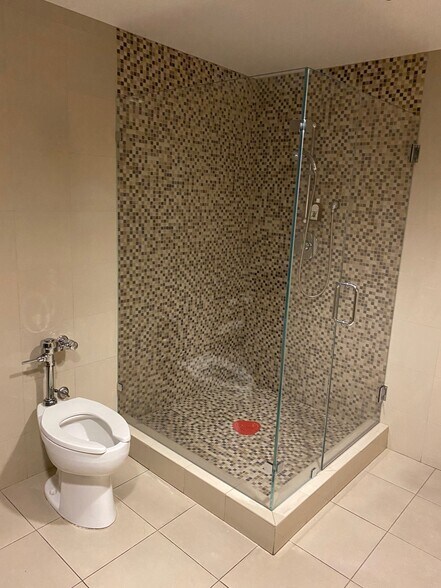 More Photos Of 14333 Wicks Blvd, San Leandro Warehouse For Sale