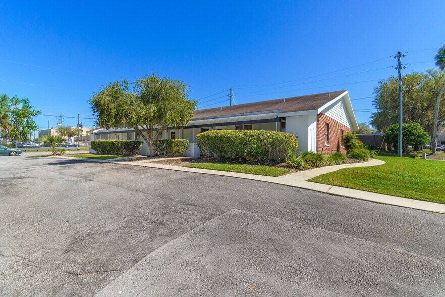 More Photos Of 300 S Line Ave, Inverness Medical For Sale