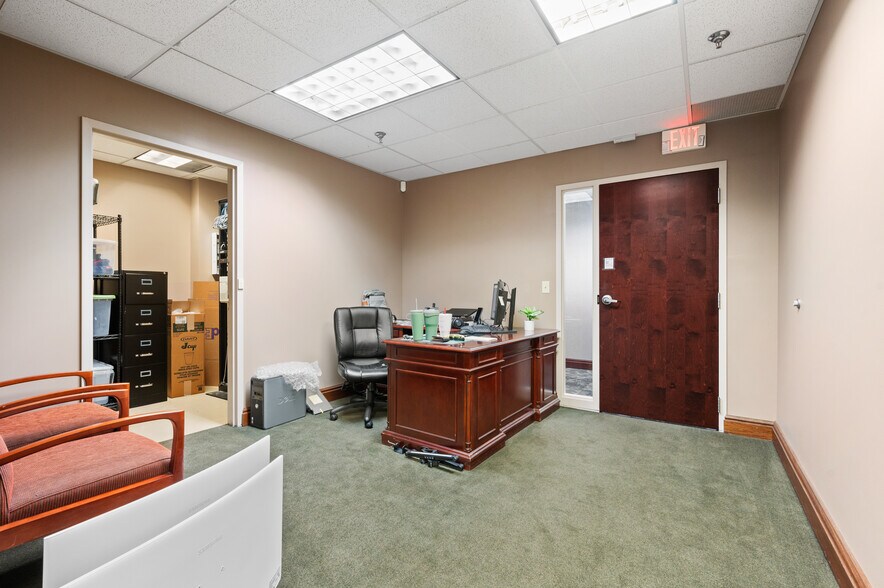 More Photos Of 5000 Stonewood Dr, Wexford Medical For Lease