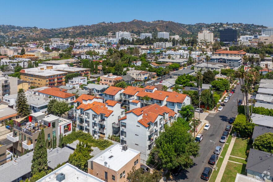 More Photos Of 1318 N Mansfield Ave, Los Angeles Apartments For Sale