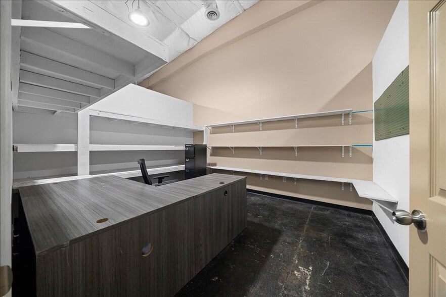 More Photos Of 13866 S Us-441, Summerfield Office For Sale