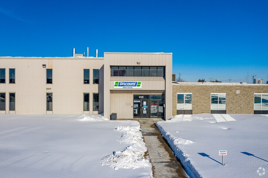 More Photos Of 4141-4149 Autoroute 440, Laval Warehouse For Lease