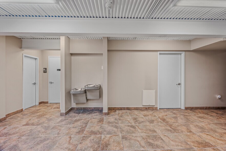 More Photos Of 11-13 N Potomac St, Hagerstown Storefront Retail Office For Lease