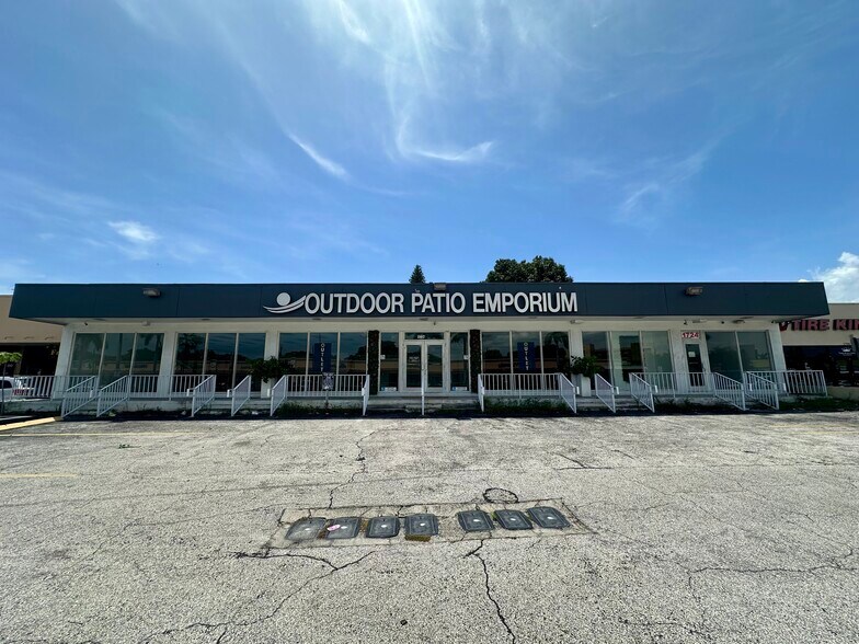 Primary Photo Of 1724-1736 NE 163rd St, North Miami Beach Freestanding For Lease