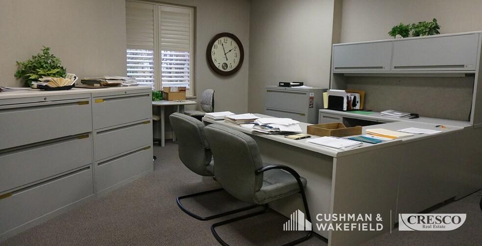 More Photos Of 1213-1385 Rockside Rd, Parma Flex For Sale