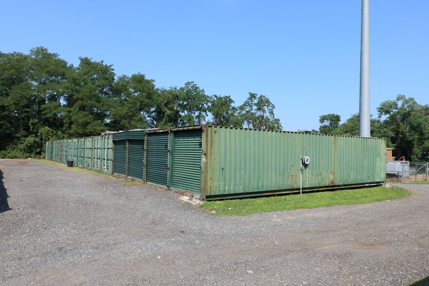 More Photos Of 703 Van Rossum Ave, Beverly Industrial For Sale