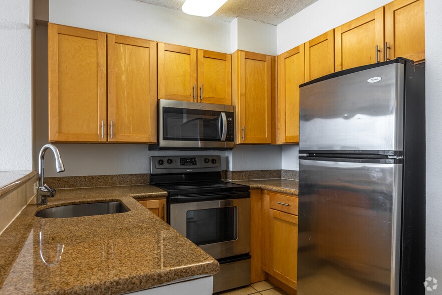 More Photos Of 1001 University Ave, Lubbock Apartments For Lease