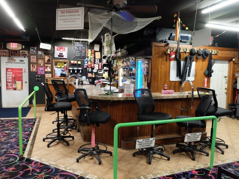 More Photos Of 54230 E 120 Rd, Miami Bar For Sale