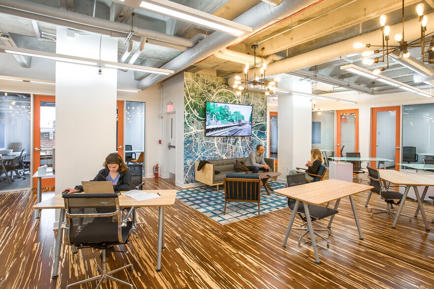 More Photos Of 501 Union St, Nashville Office For Lease