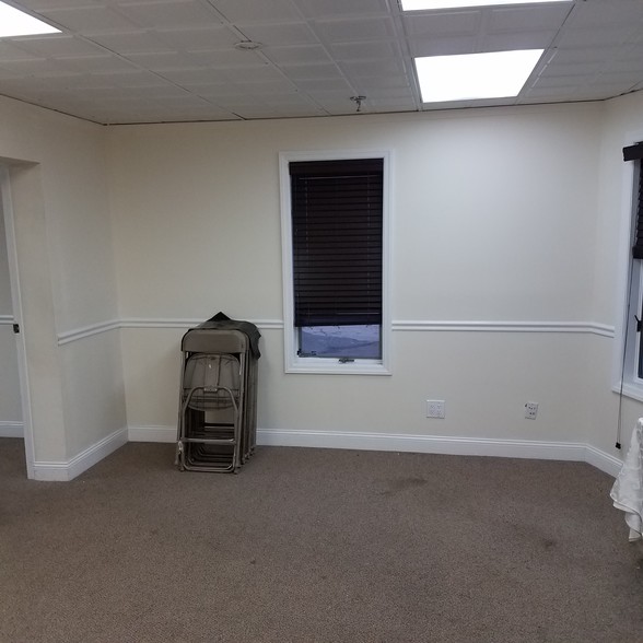 More Photos Of 73 Powerhouse Rd, Roslyn Heights Medical For Sale