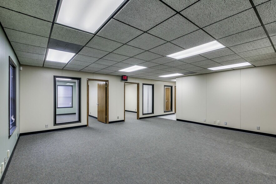 More Photos Of 602 W 12th St, Taylor Office For Lease